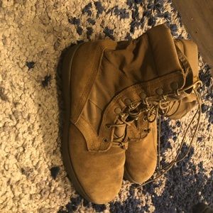 Size 10 tan Vibram combat boots